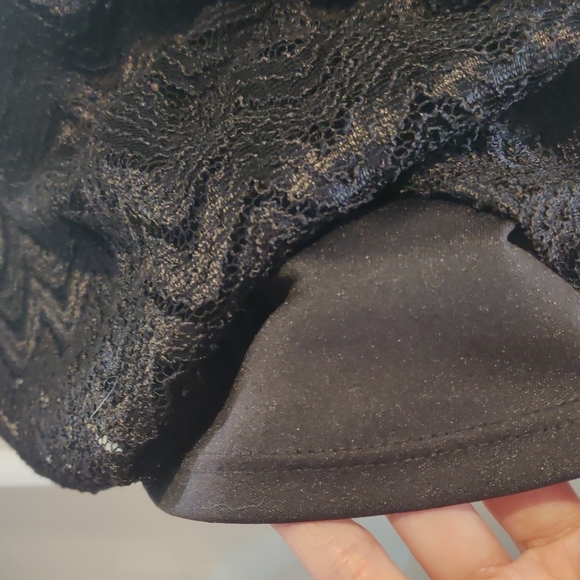 Le Lis Black Sleeveless Top - Picture 4 of 5